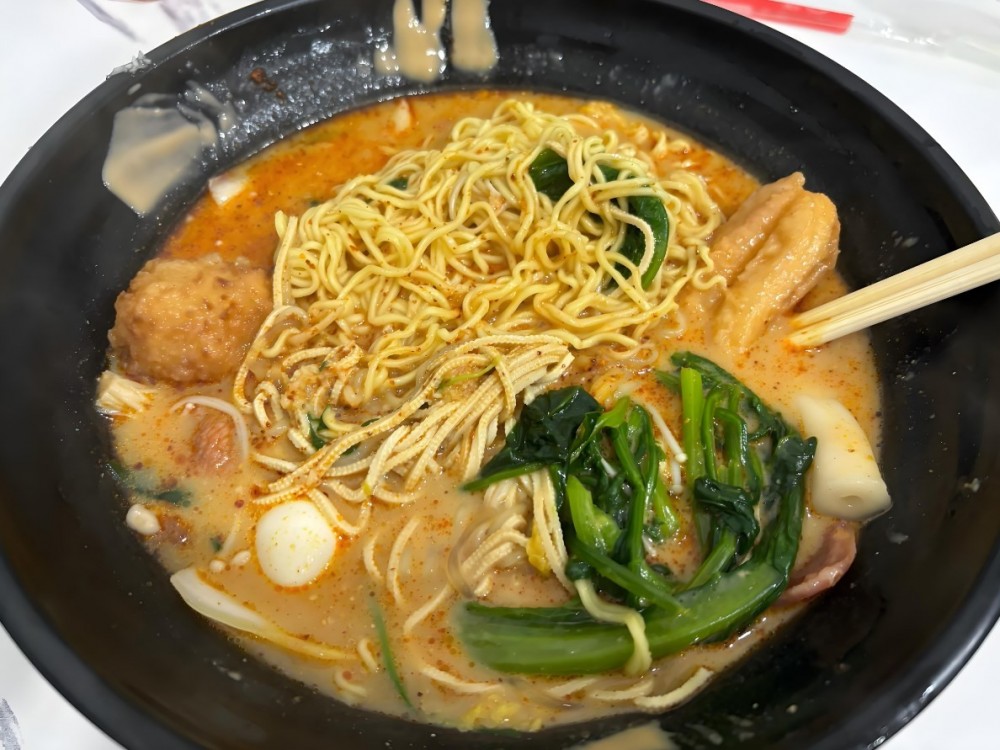 赛村花东北黏糊麻辣烫