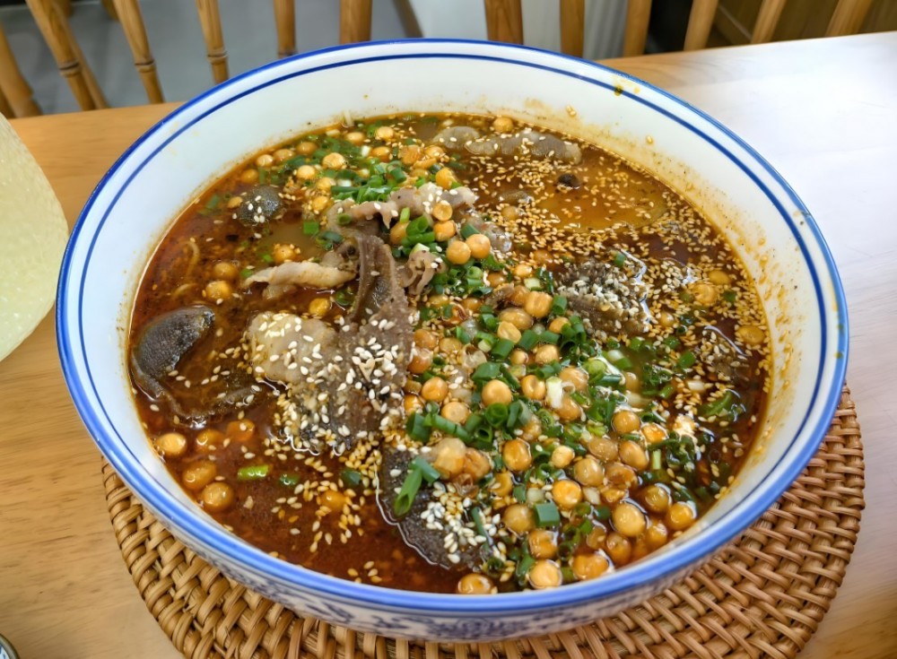 嘣豆人冒菜