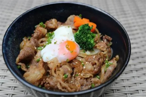 丼岛日式烧肉饭加盟
