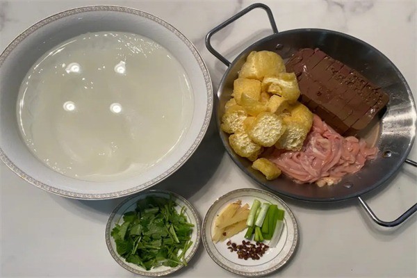 好味鸭血粉丝汤加盟