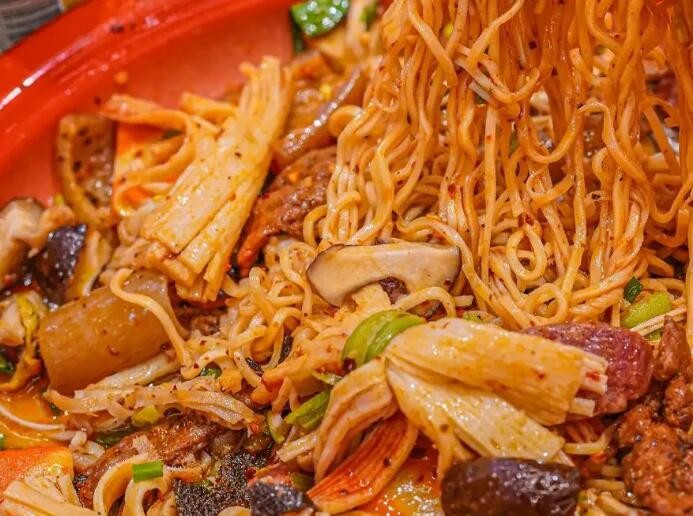 味美盘盘麻辣烫加盟