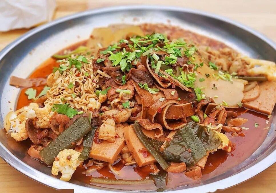 路边集市盘盘麻辣烫加盟