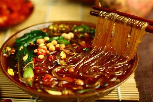 呱呱香酸辣粉加盟