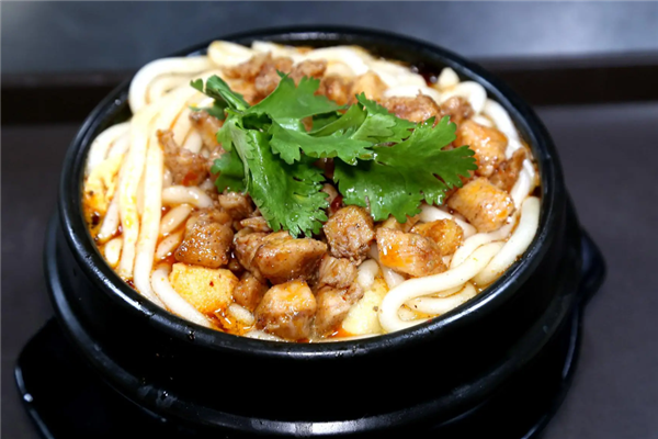 锅锅香土豆粉加盟