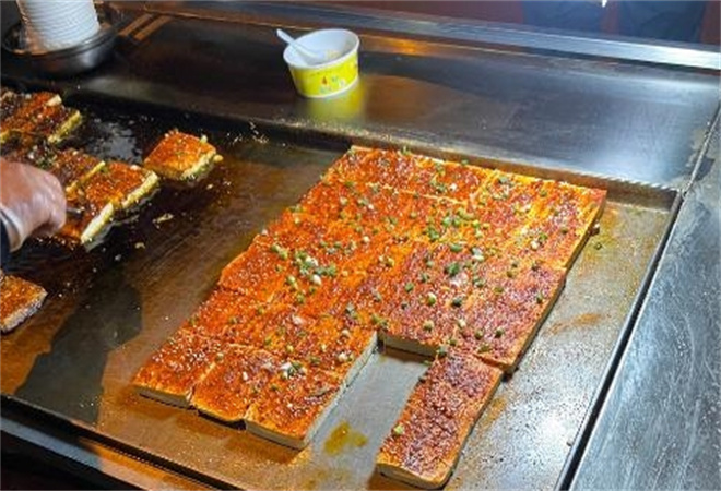 铁板豆腐小吃 铁板豆腐小吃