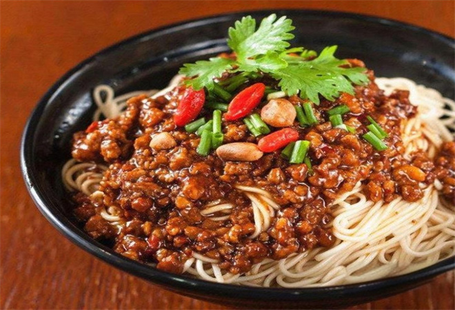 陈乙二牛肉酸辣粉 陈乙二牛肉酸辣粉