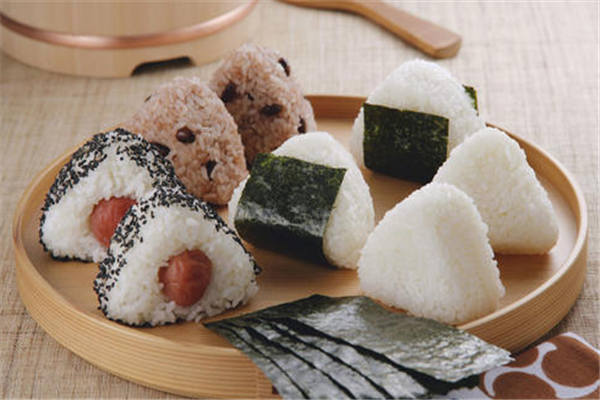 一棒手造饭团加盟