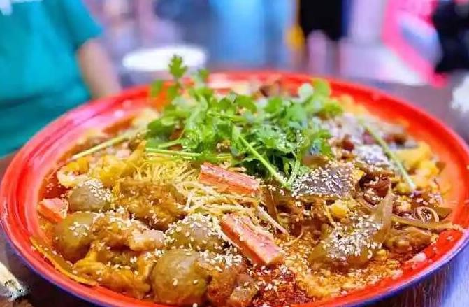 饱食盘盘麻辣烫