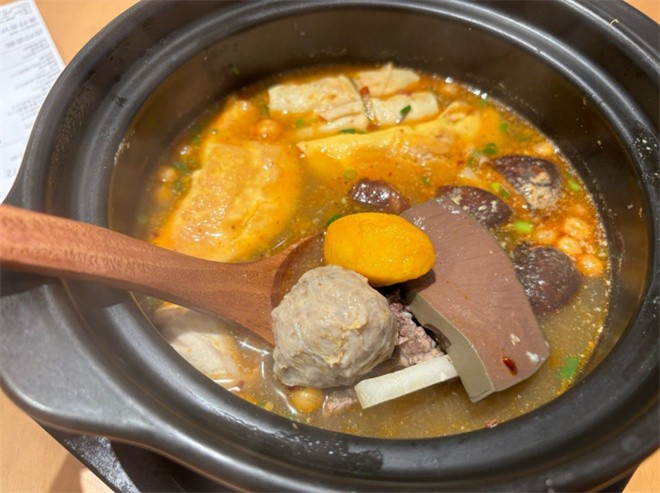 斗斗司砂锅麻辣烫