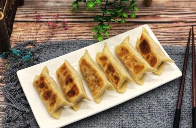 鲜脆坊锅贴