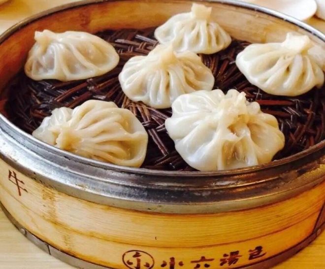 小六汤包