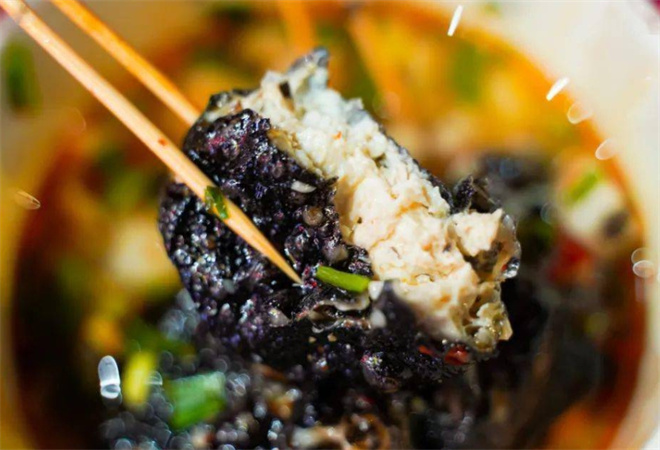 桥底小罗新派臭豆腐 桥底小罗新派臭豆腐