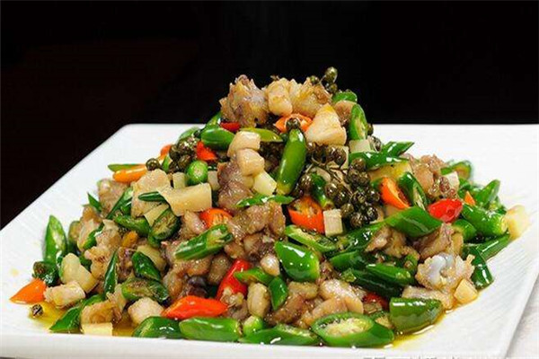 重庆酒鼎尖椒鸡加盟