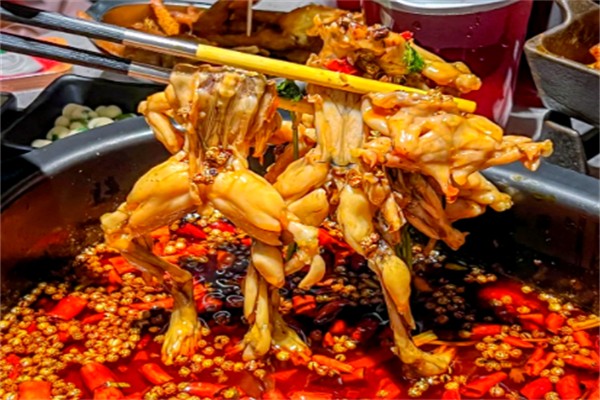 蛙一哇美蛙鱼头火锅加盟