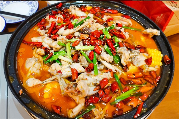 怪味鱼美蛙火锅加盟