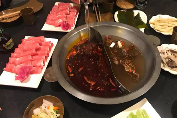 醉辣重庆老灶火锅加盟
