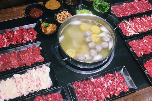 金牛座潮汕鲜牛肉火锅加盟