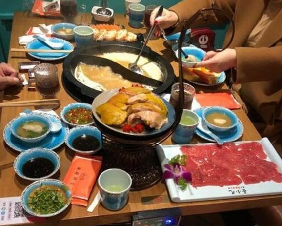 吾小九金汤芋儿鸡火锅