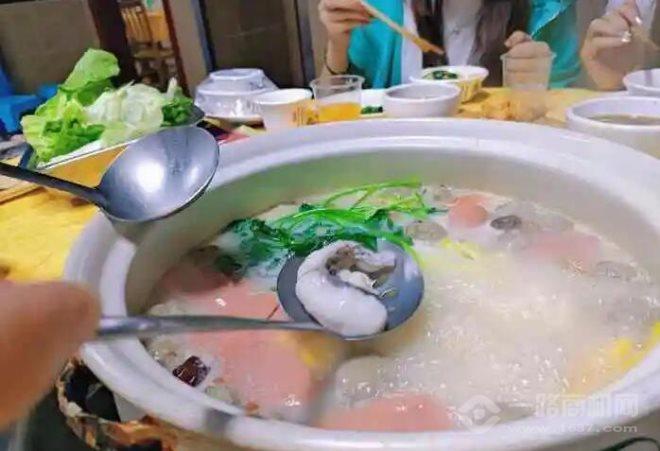 鱼水湾参鱼火锅加盟