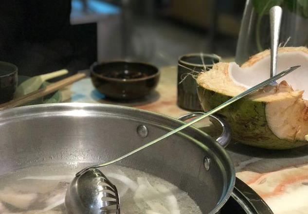 幸福里椰子鸡火锅加盟