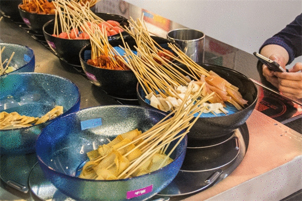 食个签签旋转串串加盟