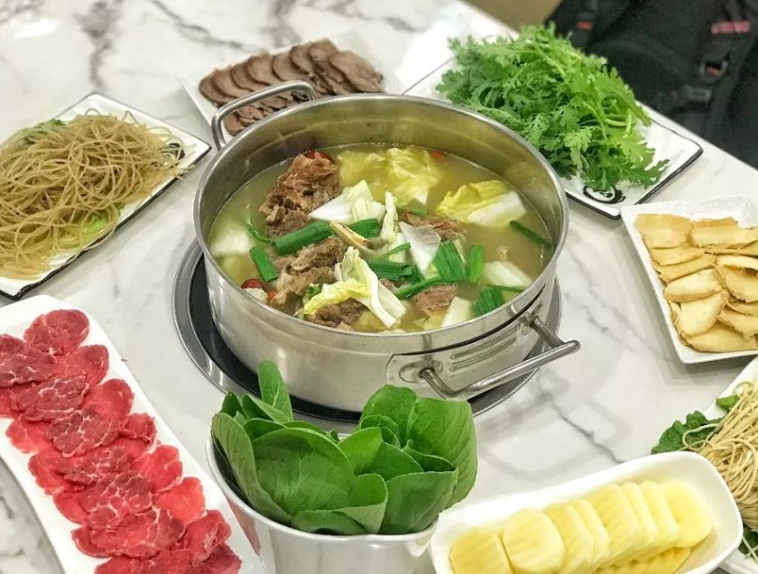 骨山河牛骨火锅加盟