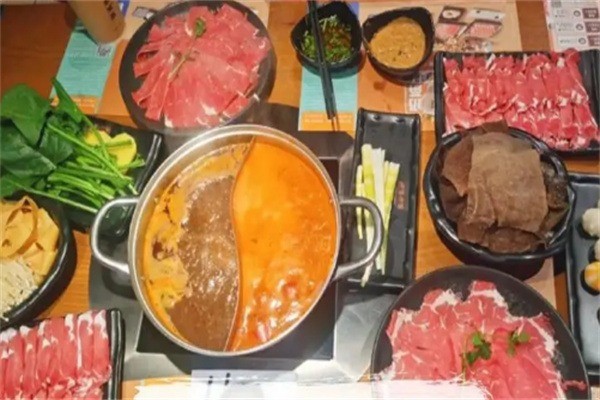 虾哺虾哺火锅加盟