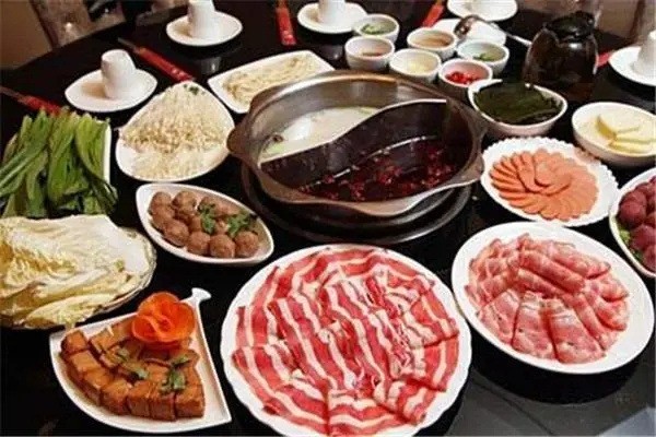 辣八香火锅加盟