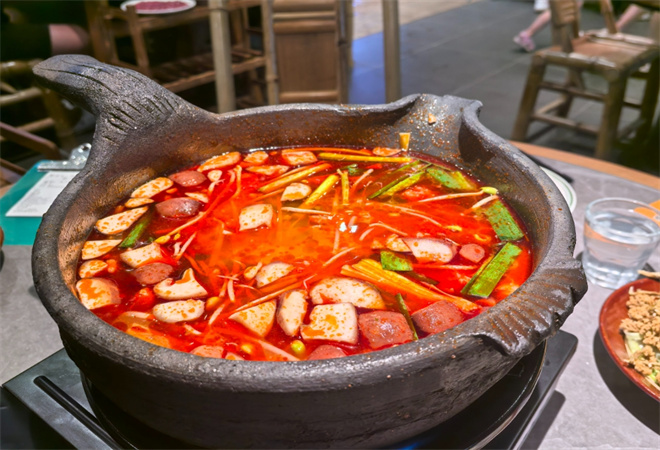 九门坝贵州酸汤牛肉火锅