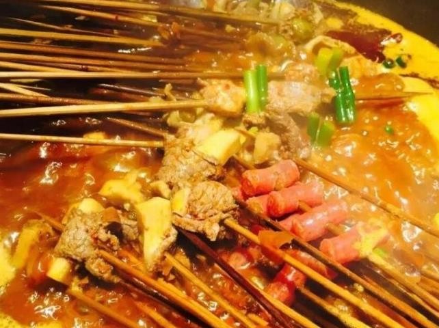 巷子里串串香