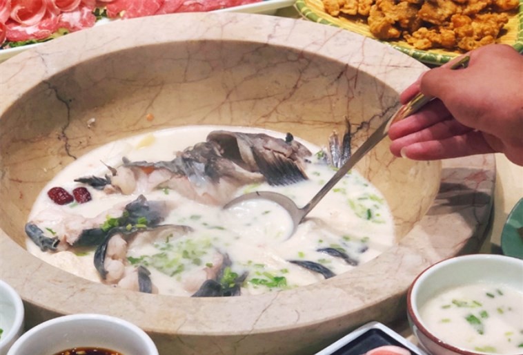 九溪蒸汽石锅鱼