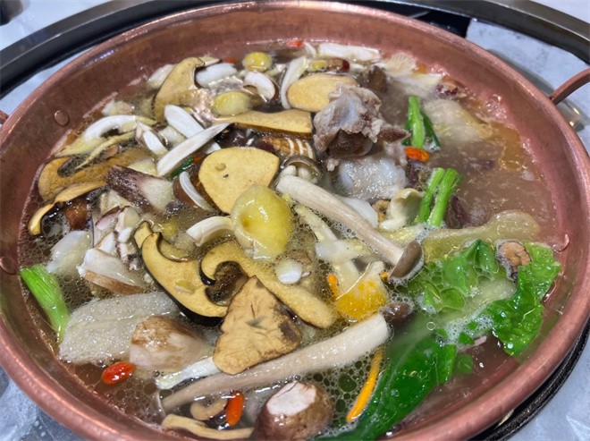 菌壹堂野生菌火锅