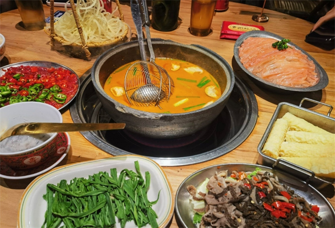 红灯记贵州酸汤牛肉火锅加盟 红灯记贵州酸汤牛肉火锅加盟