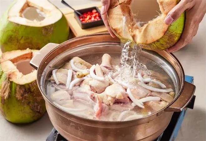 椰乡四季现开椰子鸡火锅加盟