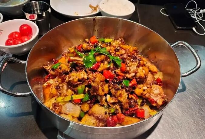 掌火牛蛙火锅