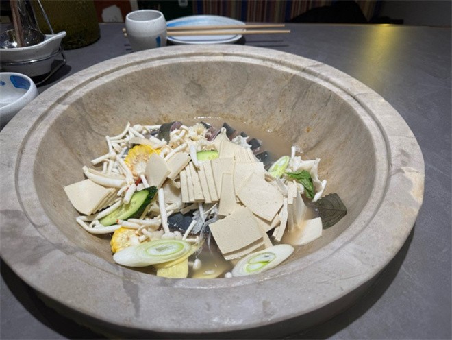 渔品鲜蒸汽石锅鱼