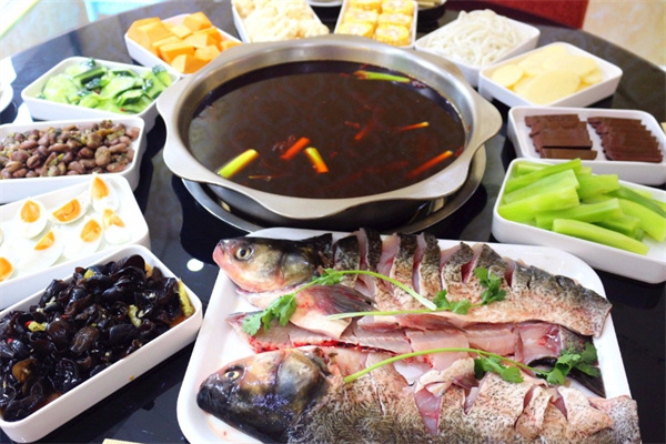 烫锅鱼自助火锅加盟