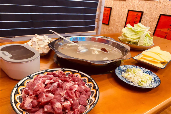 牧风原鲜羊火锅加盟