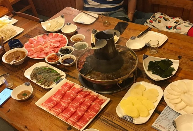 左记清真炭火锅 左记清真炭火锅