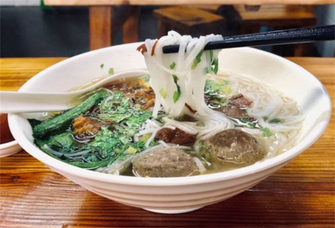 白塔牛肉粿条汤 白塔牛肉粿条汤