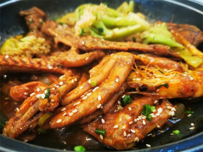 恋一锅鸭爪爪