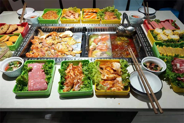 聚众捞自助烤肉火锅加盟