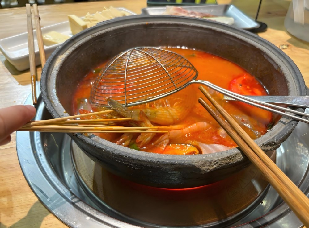 大龙六方贵州酸汤牛肉火锅