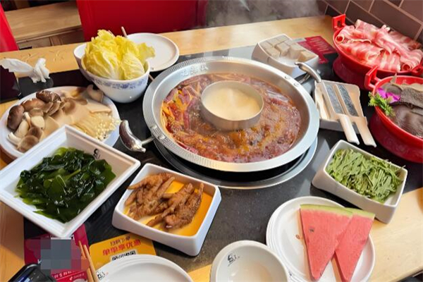 为我亮灯火锅店加盟