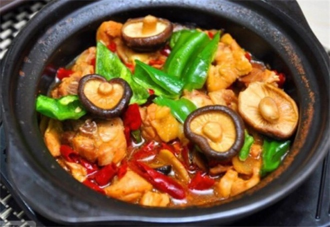 饶龙辉黄焖鸡米饭