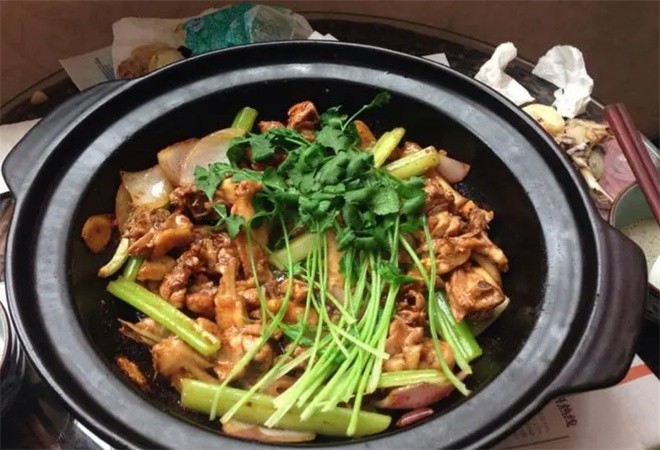 强记鸡煲王加盟