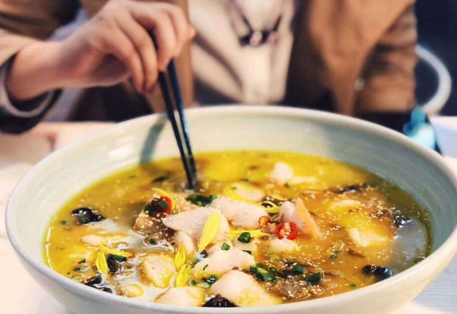 禄小宝酸菜鱼加盟