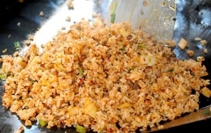 香嘟嘟铁板炒饭