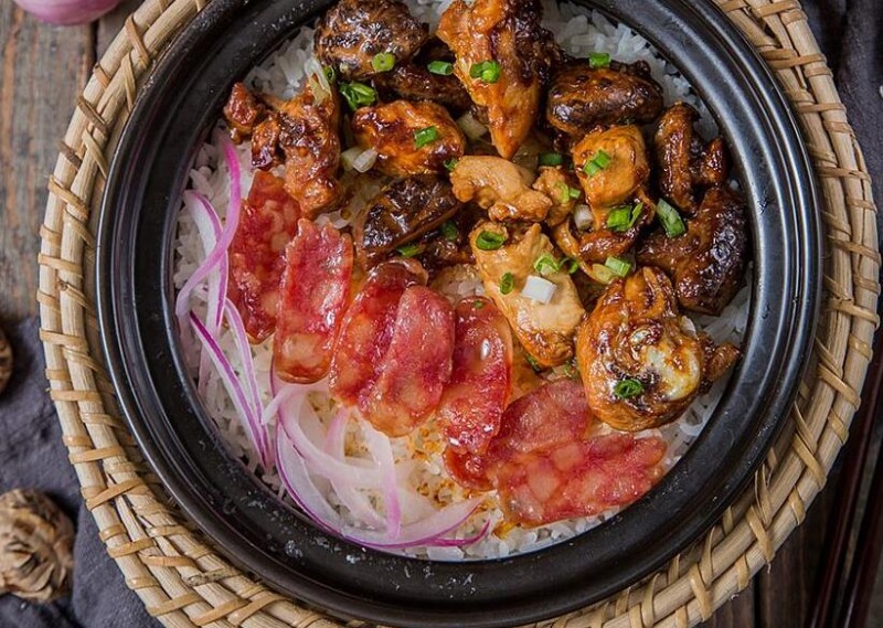 特色煲仔饭