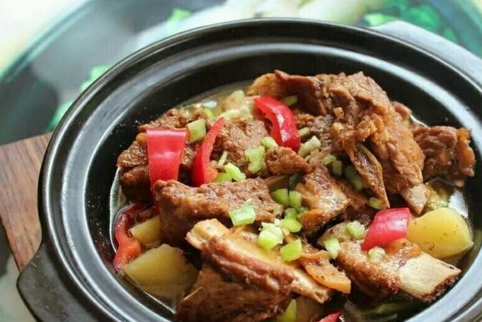 段瑾扬黄焖鸡米饭